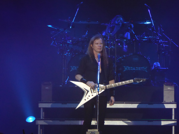 Megadeth's Dave Mustaine and Chris Adler on stage at Wembley Arena November 2015